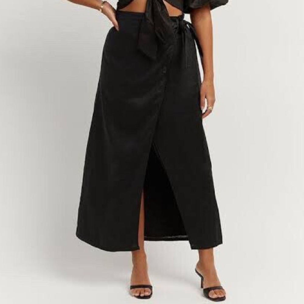 DISSH Hallie Black Linen Wrap Skirt